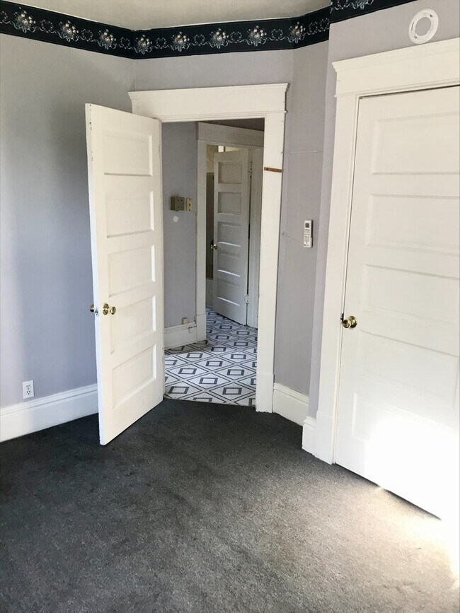 Foto del edificio - 339 W Columbia St