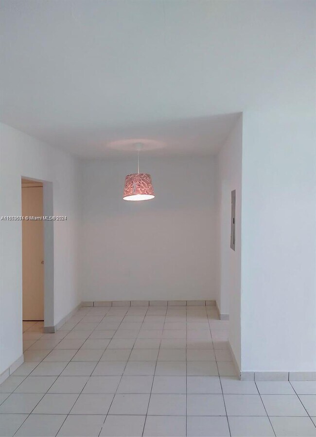 Building Photo - 1 bedroom in North Miami FL 33161