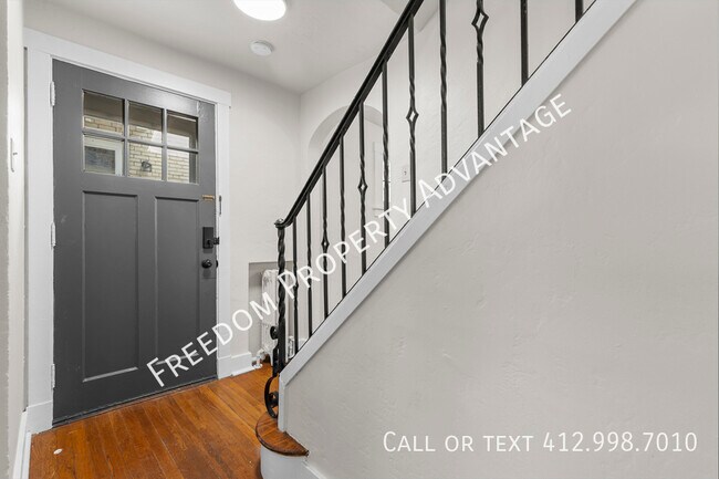 Building Photo - 749 Shady Dr E