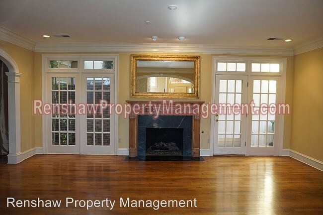 Building Photo - 953 E Riverwalk Dr