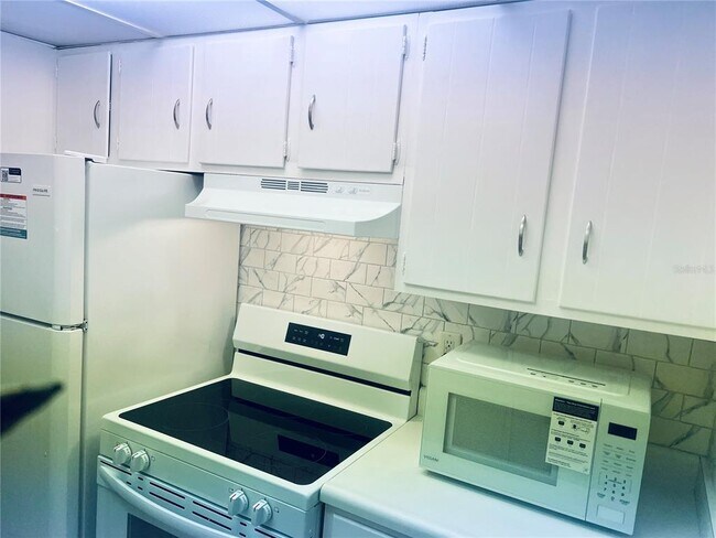 Foto del edificio - 5467 Hansel Ave