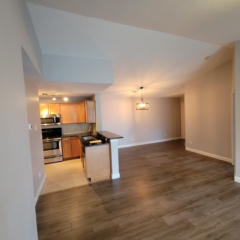 Foto principal - 8837 Latrec Ave