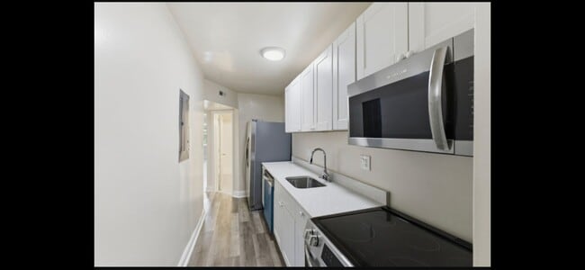 Photo - 2816 Hartford St SE Apartment
