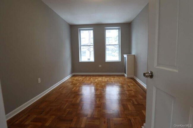 Foto del edificio - 4432 Edson Ave