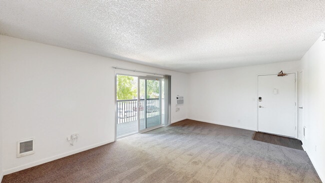 Foto del edificio - 401 Ignacio Blvd
