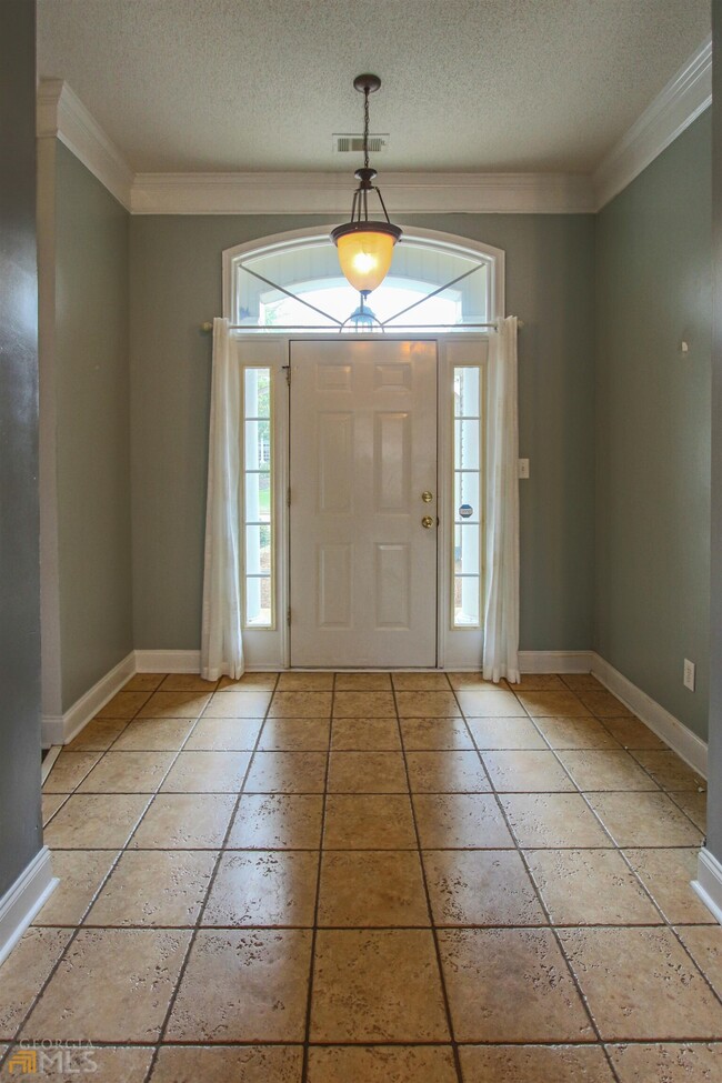 Building Photo - 247 Spring Chase Cir