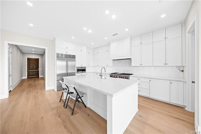 Foto del edificio - 130 Mossvine