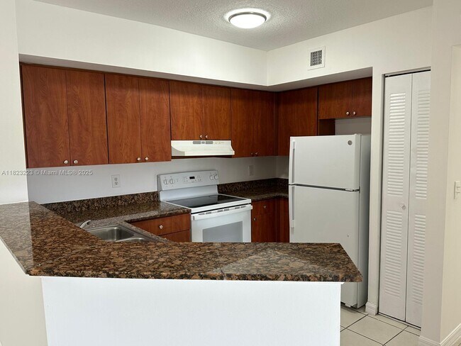 Foto del edificio - 17602 NW 25th Ave