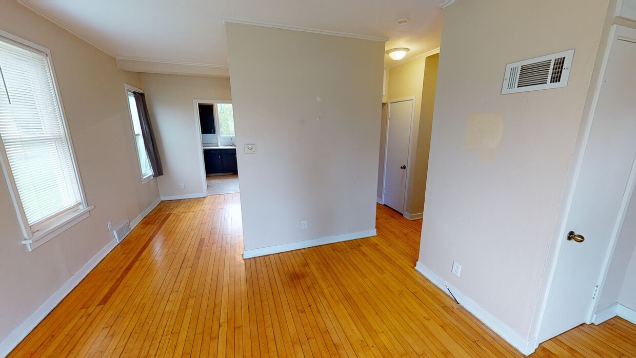 Building Photo - 1339 Rhode Island St