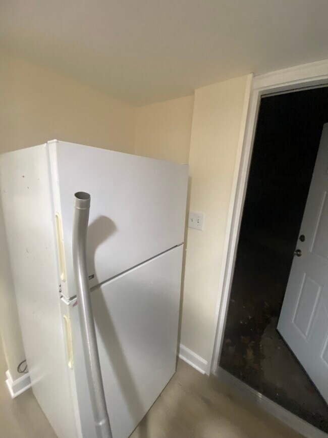 Foto del edificio - 112 Albright Ave