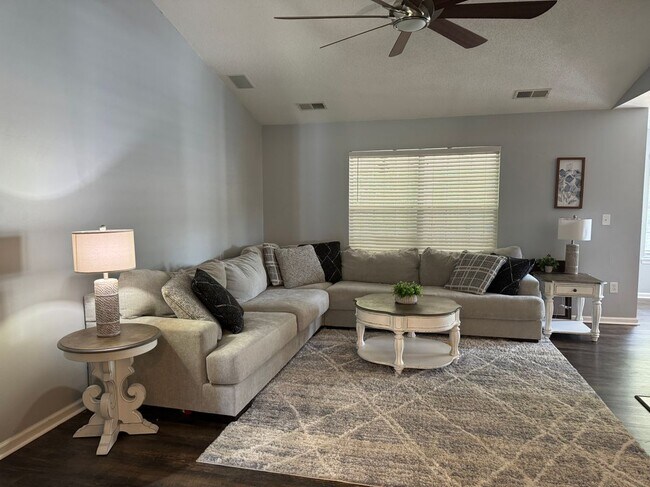 Foto del edificio - 310 Waterwood Way