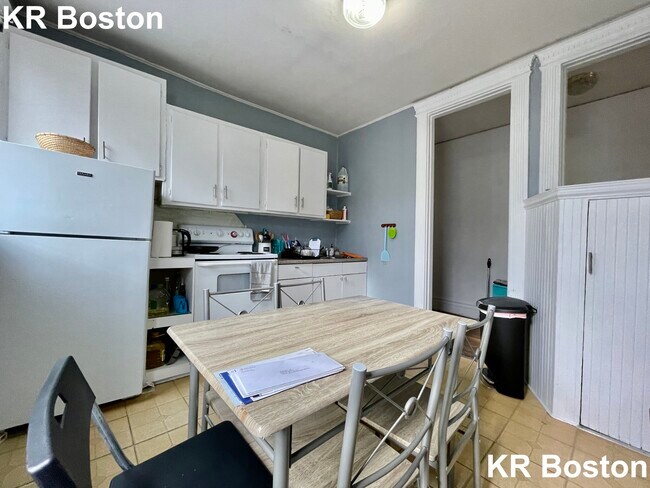 Building Photo - 80 Fenway