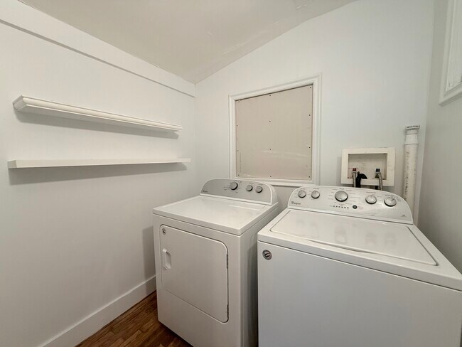 Foto del edificio - 3720 Wells Ave