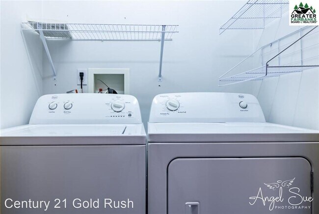 Foto del edificio - 2 br, 1.5 bath House - 1046 Dogwood St. #5