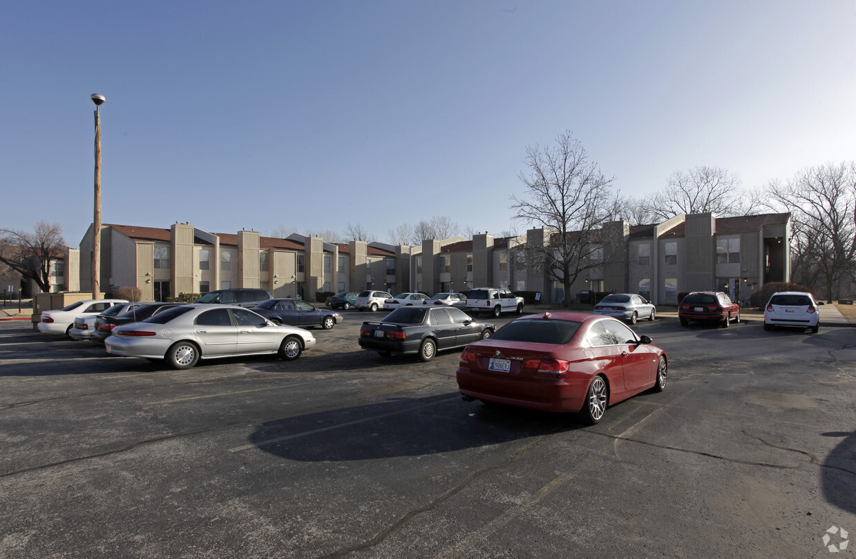 Primary Photo - Treetop Apartments