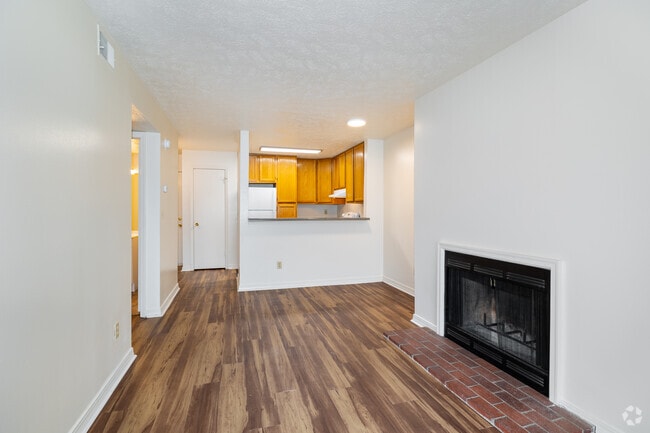 1BR, 1BA - 616SF - Living Room - Westover Gardens Apartments