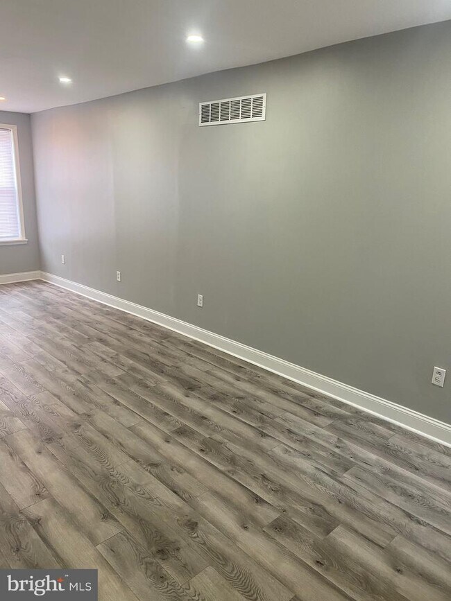 Foto del edificio - 3259 Chatham St