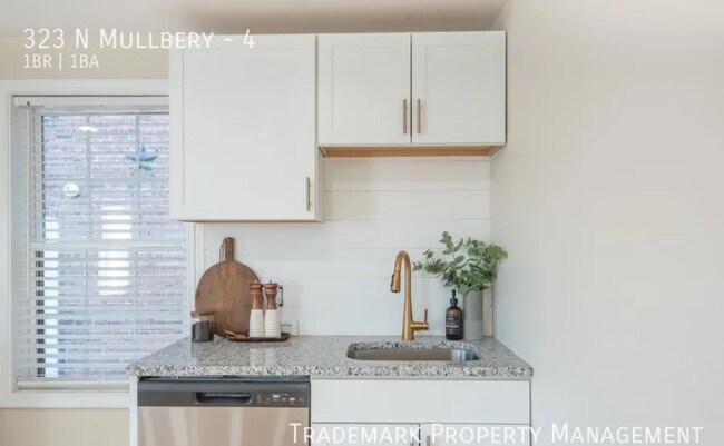 Foto del edificio - 323 N Mulberry St