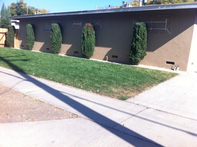 Foto del edificio - 1222-1224 Carver Rd.