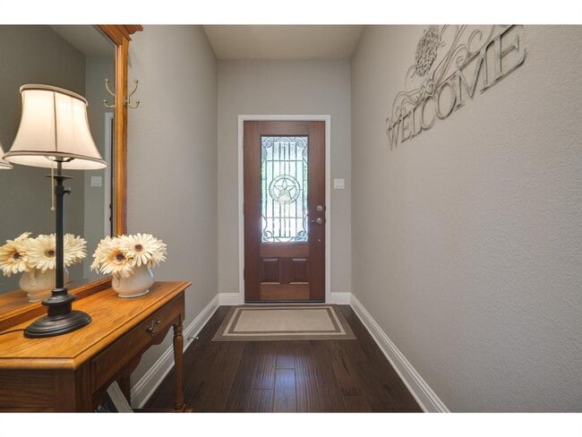 Building Photo - 1909 Pecan Valley