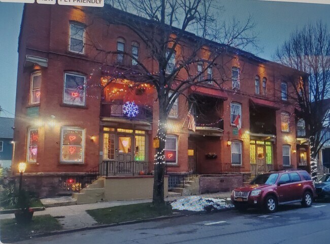 Foto del edificio - 78 Fargo Ave