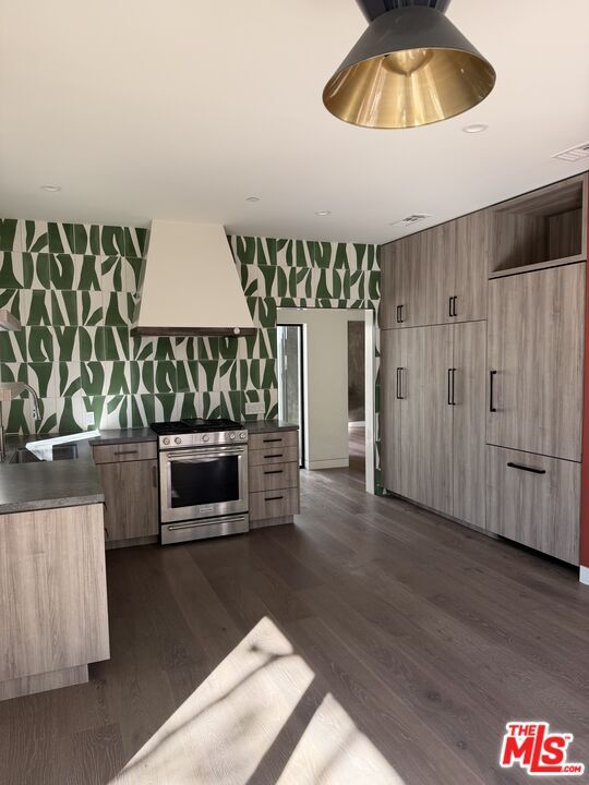 Foto del edificio - 4517 Cleland Ave