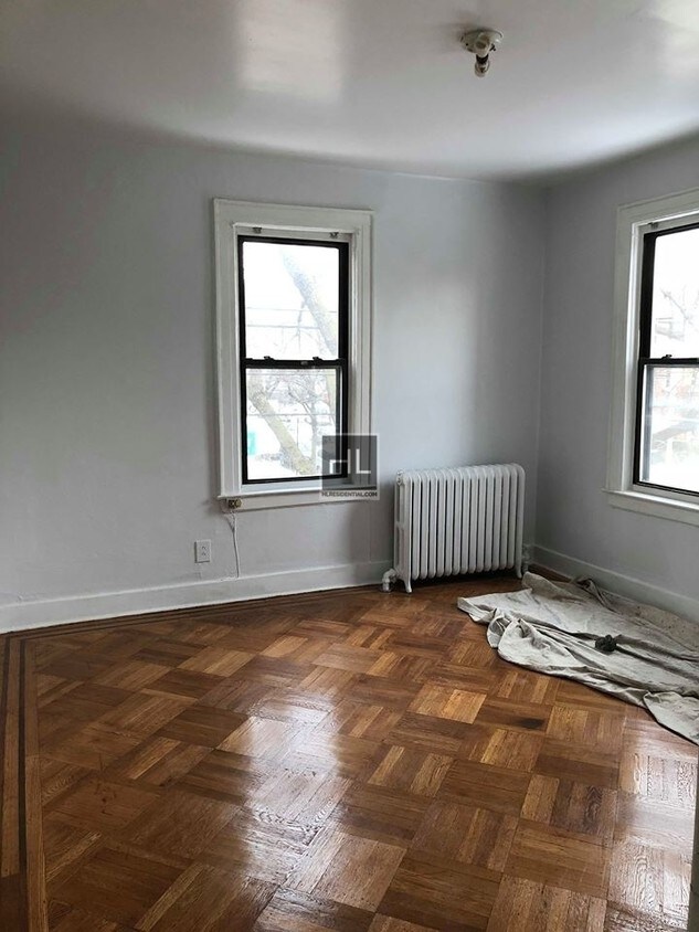 Building Photo - 4202 Ditmars Blvd