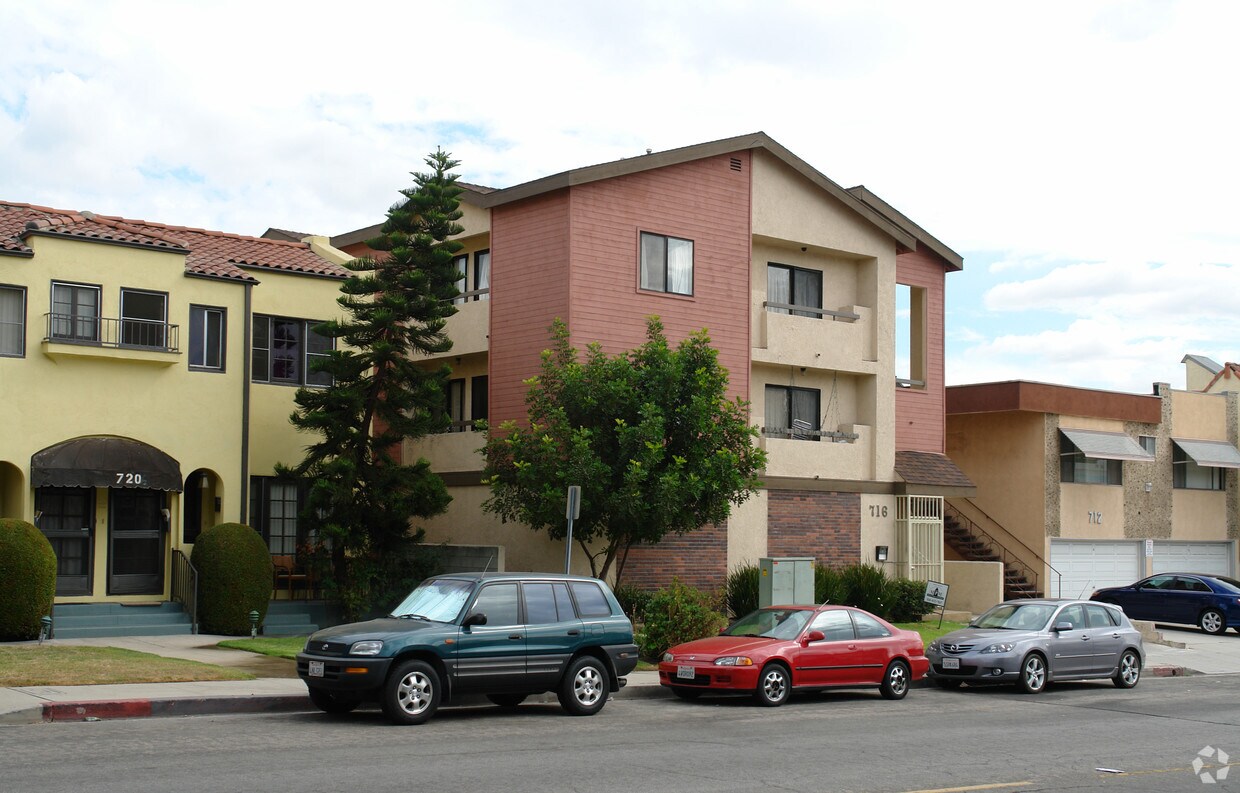 Building Photo - 716 N Jackson St