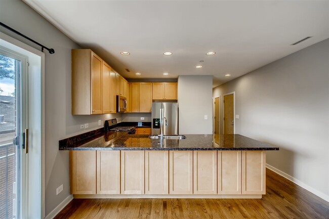 Foto del edificio - 421 S Ridgeland Ave