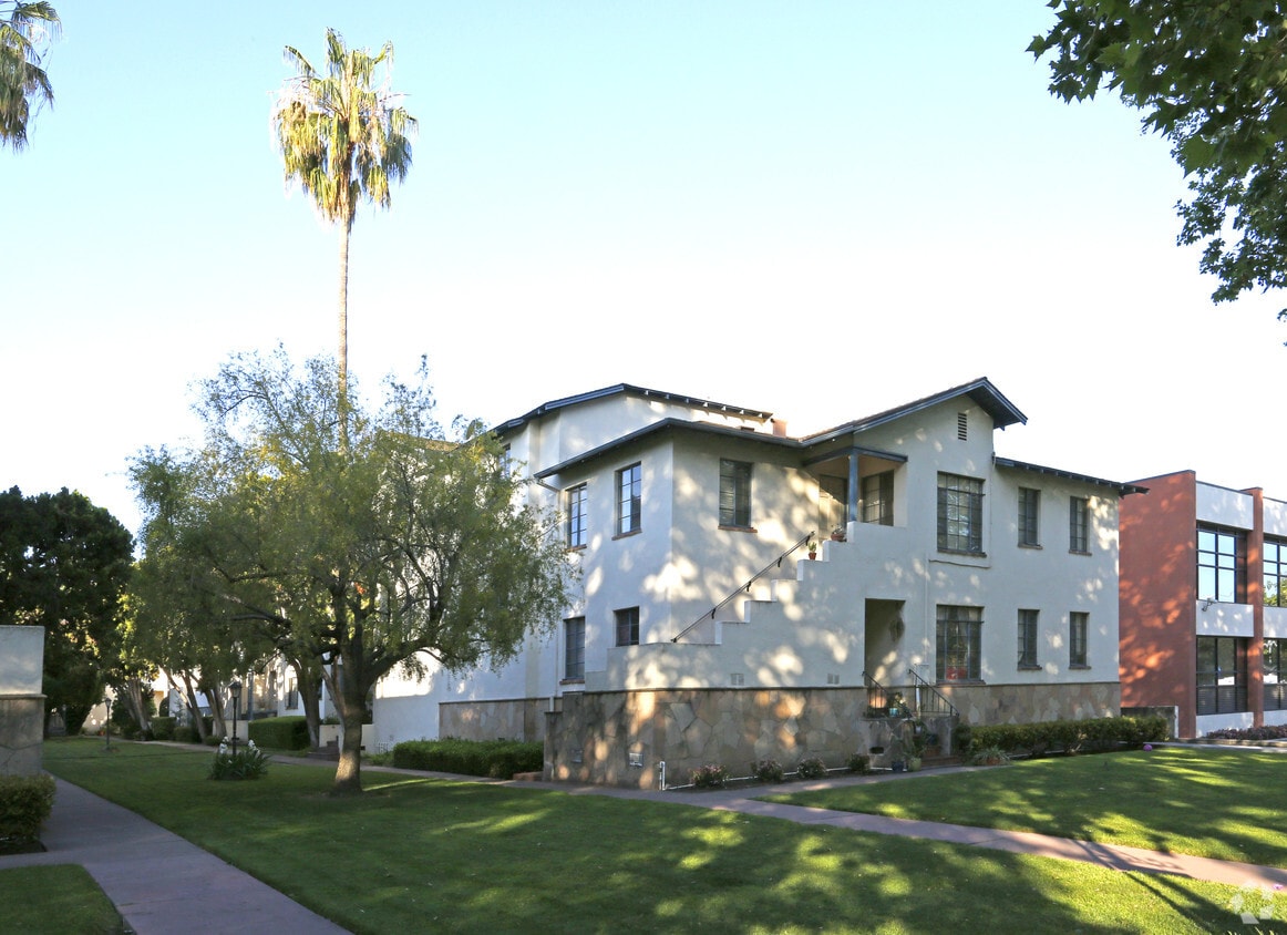 Building Photo - Ellenberg Apartments
