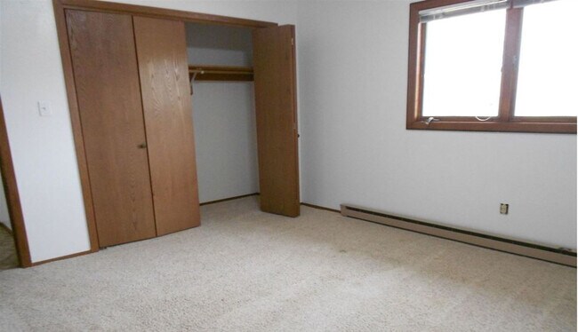 Foto del edificio - 1500 1st Ave NW; Mandan, ND 58554