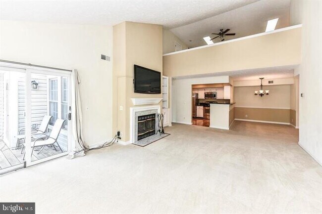Building Photo - Expansive Loft-Style Living in a Resort-Like Community