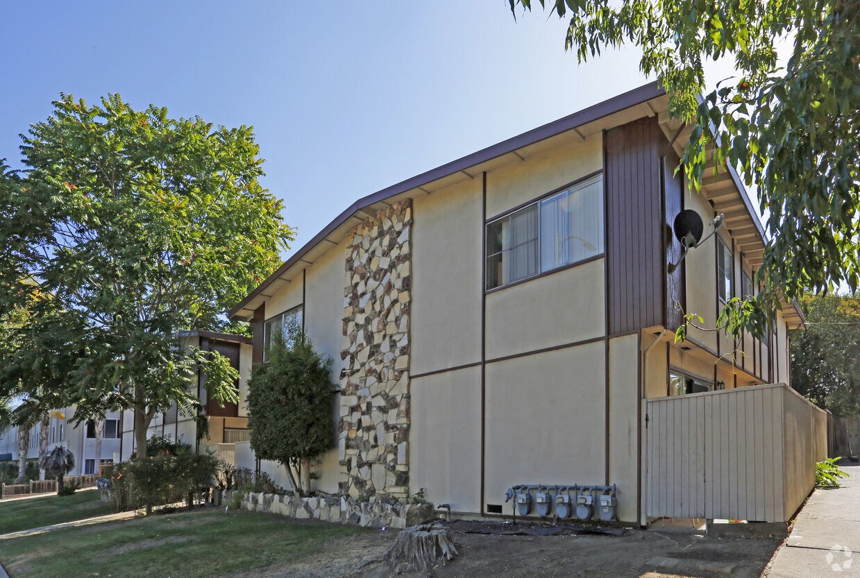 Building Photo - Saratoga Lanai