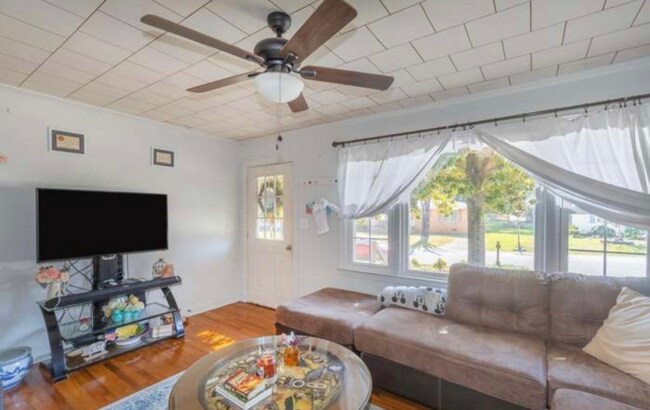 Building Photo - Beautiful 3 Bedroom Ranch