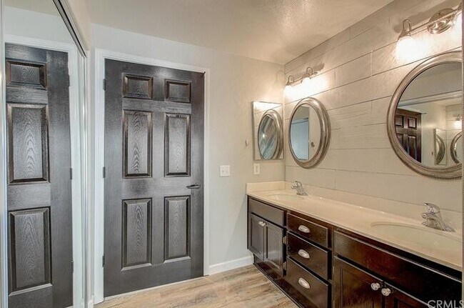 Building Photo - 555 Lands End Way