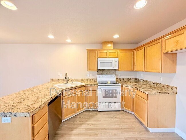 Foto del edificio - 16524 NE 19th St