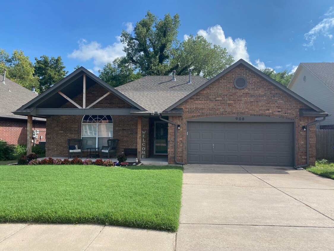 908 Andrea St, Norman, OK 73072 House for Rent in Norman, OK