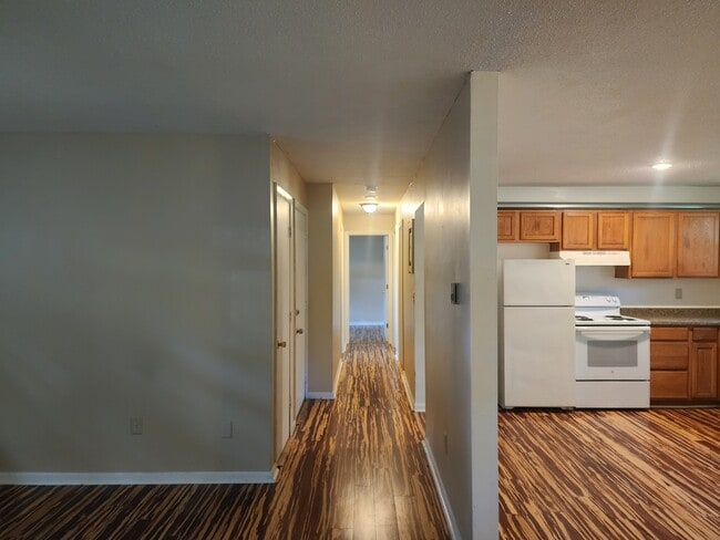 Building Photo - 97 Hickok St