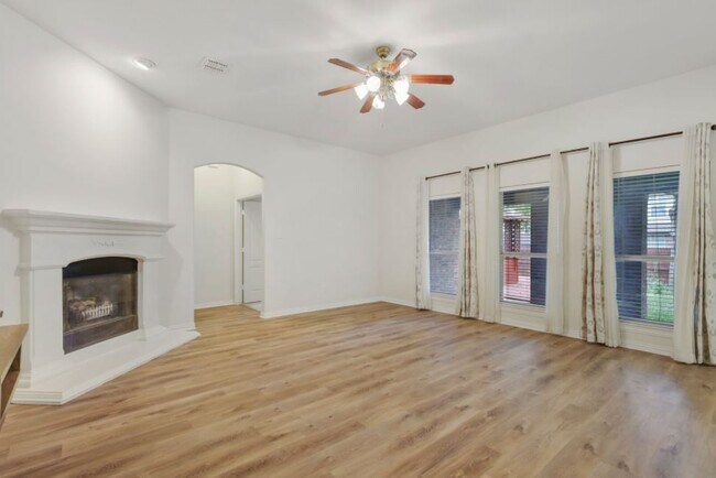 Foto del edificio - 3828 Shiver Rd