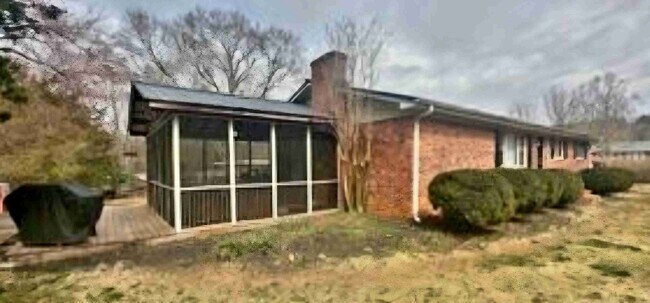 Foto del edificio - 108 Ivey Dr