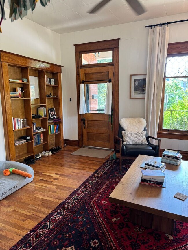 Foto del edificio - Sunny Whittier Neighborhood 1Bd+ in Victor...