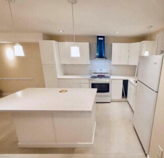 Foto del edificio - 3 br, 2 bath House - 4680 W 13th Ln Apt 519