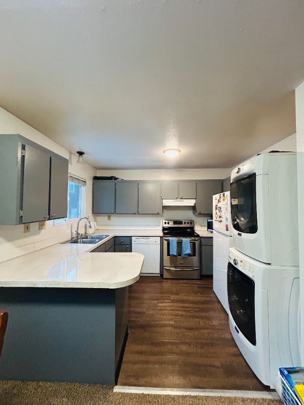 Building Photo - 227 E 12th Ave