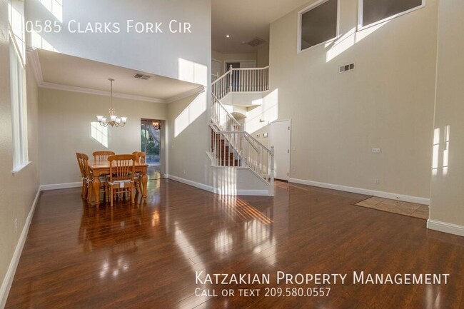 Building Photo - Charming 4-Bedroom Home in Spanos Park Wes...