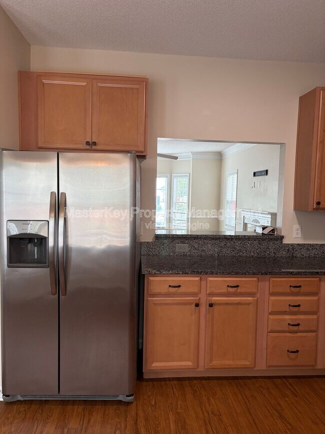 Foto del edificio - 208 Pointe Crest Ct
