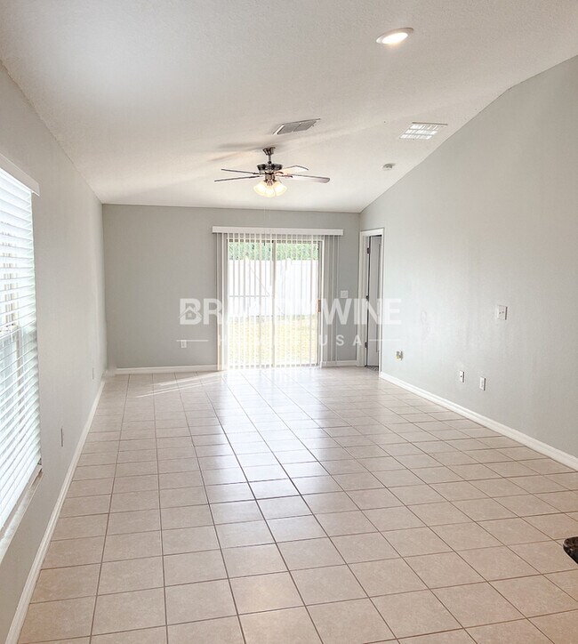 Building Photo - NEW LOWER RENTAL RATE LEASING SPECIAL: Rec...