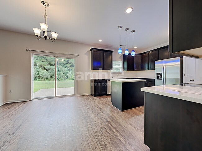 Building Photo - 106 Vango Drive