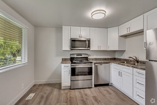 Building Photo - 2103 E 3300 S
