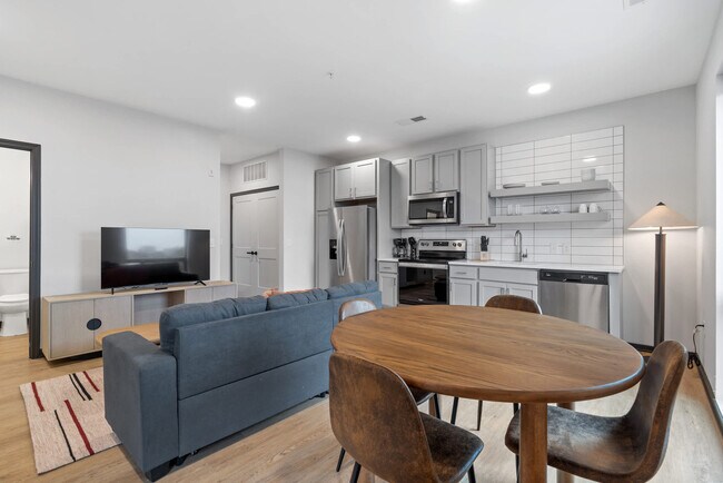 Building Photo - 423 E Michigan St