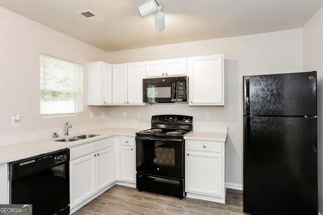 Foto del edificio - 508 Brady Dr